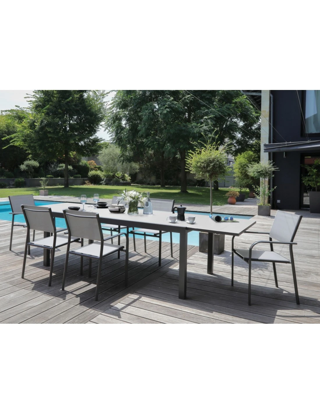 Table De Jardin Elise Extensible - 8 à 12 Places - Aluminium Et Verre - Graphite / Gris 7 Table De Jardin Elise Extensible - 8 à 12 Places - Aluminium Et Verre - Graphite / Gris – Image 5